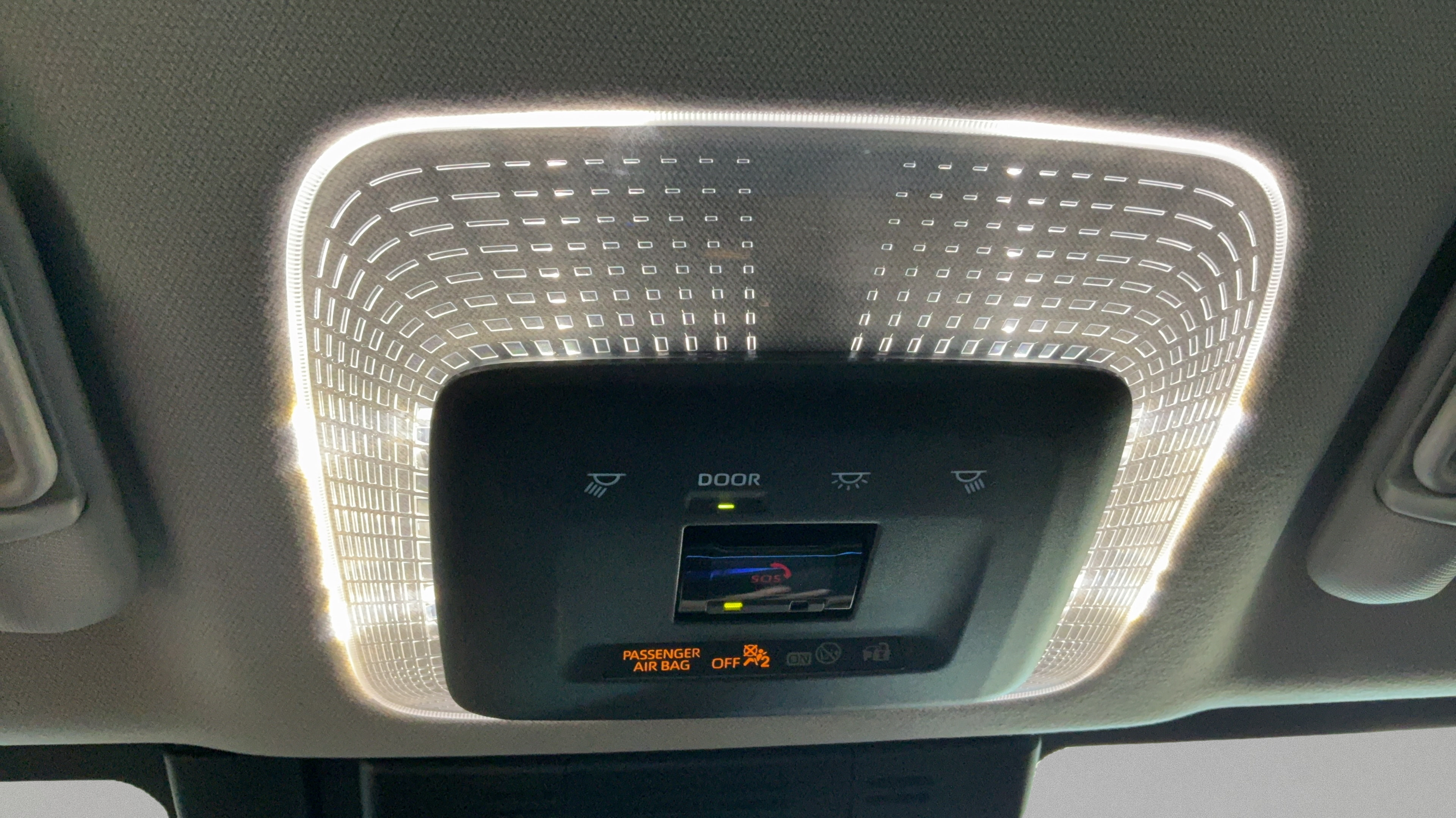 Used 2024 Toyota Prius XLE FWD image 13