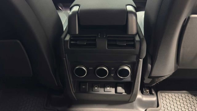 Used 2021 Land Rover Defender 110 X-Dynamic SE AWD/4WD image 19