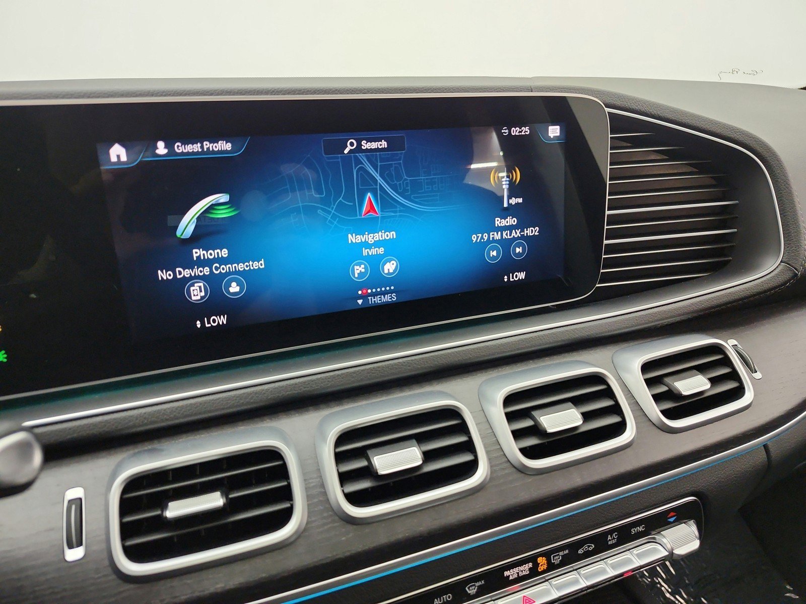 Used 2023 Mercedes-Benz GLS 580 4MATIC image 10
