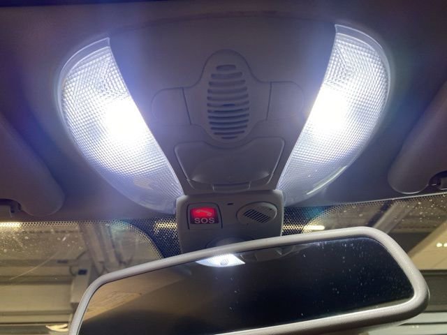 Used 2007 Mercedes-Benz SL 550 w/ Premium Pkg I image 17