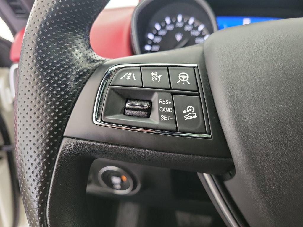 Used 2020 Maserati Levante image 24