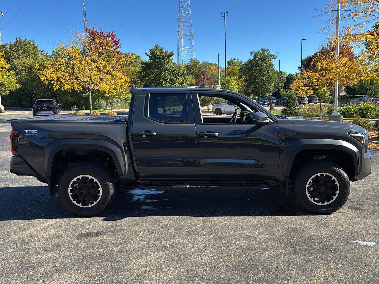 Used 2026 Toyota Tacoma TRD Off-Road w/ TRD Off Road Upgrade Package AWD/4WD image 10
