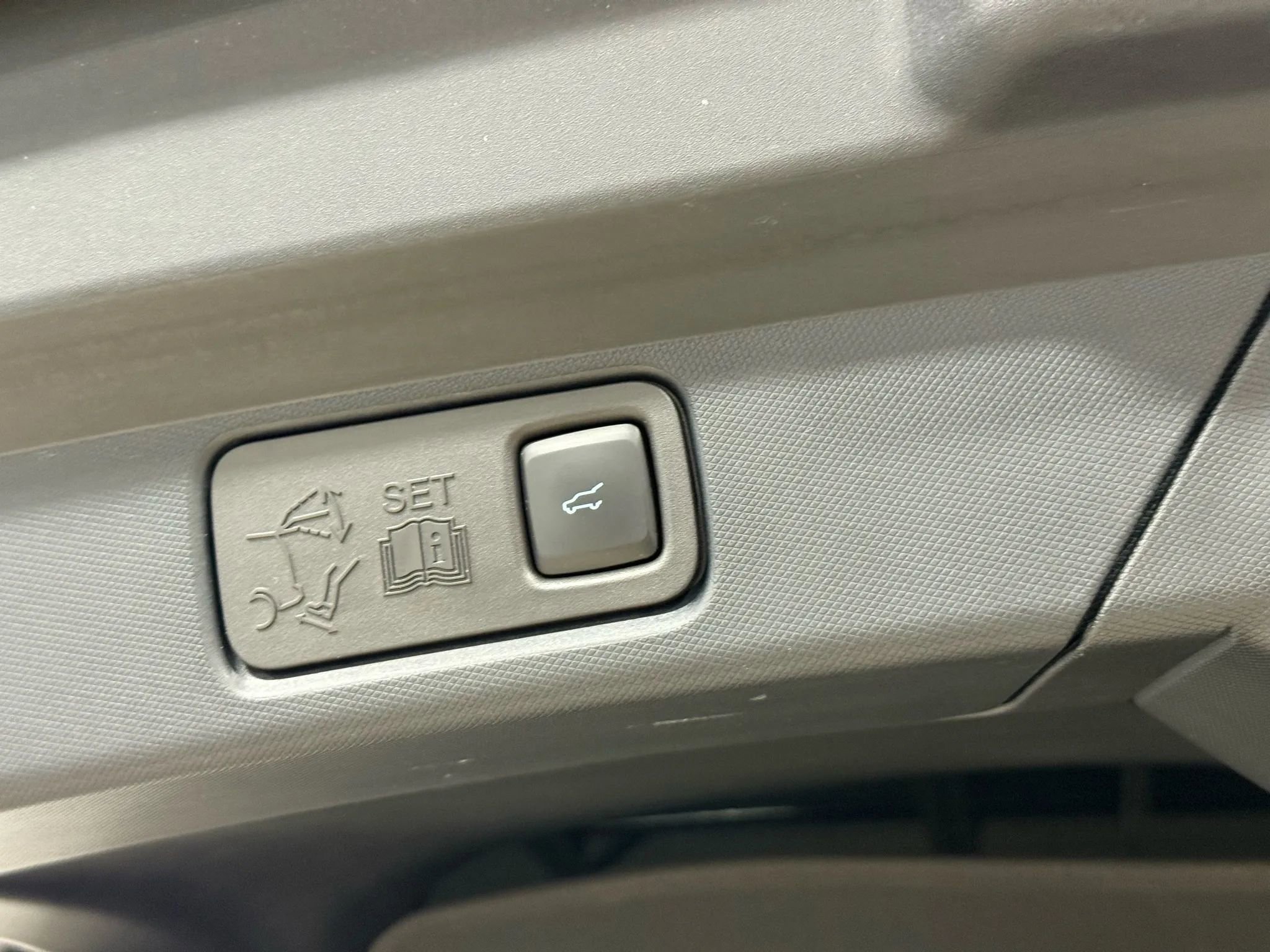 Used 2022 Ford Mustang Mach-E Premium image 27