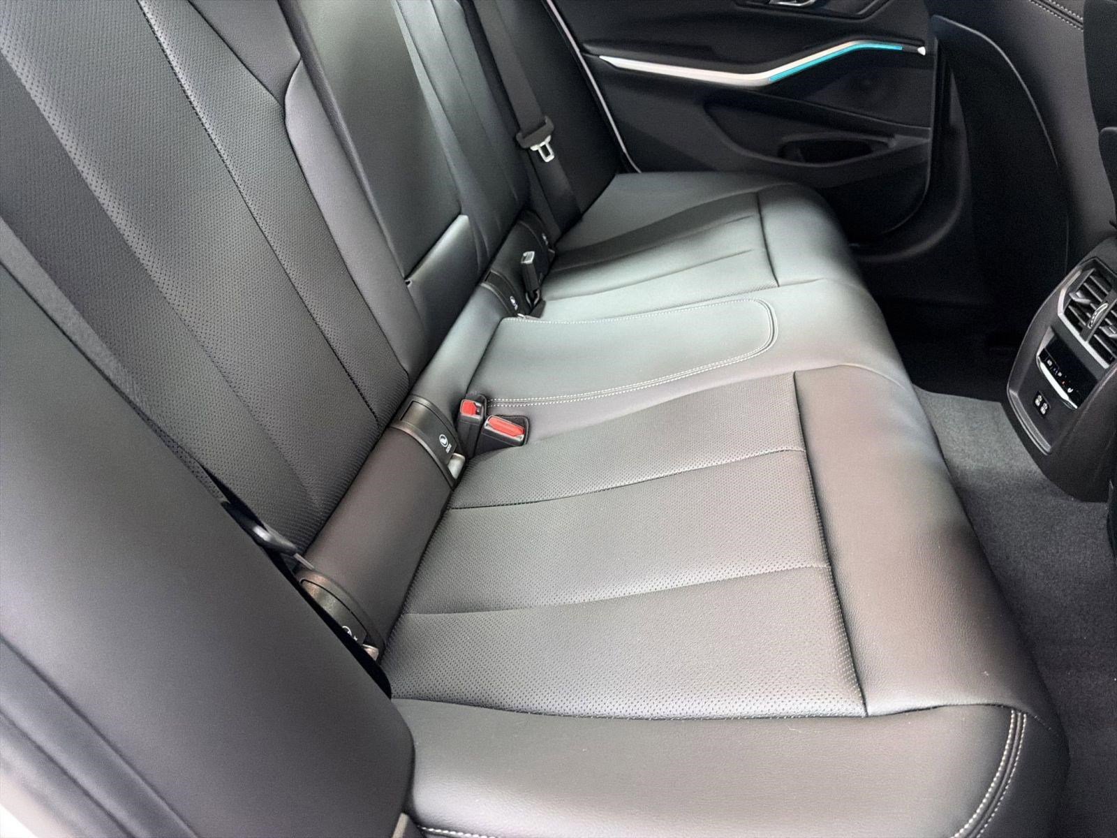 New 2026 BMW 330i xDrive Sedan w/ M Sport Package image 27