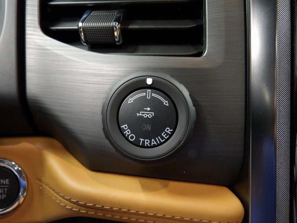 Used 2024 Ford Expedition Platinum image 44