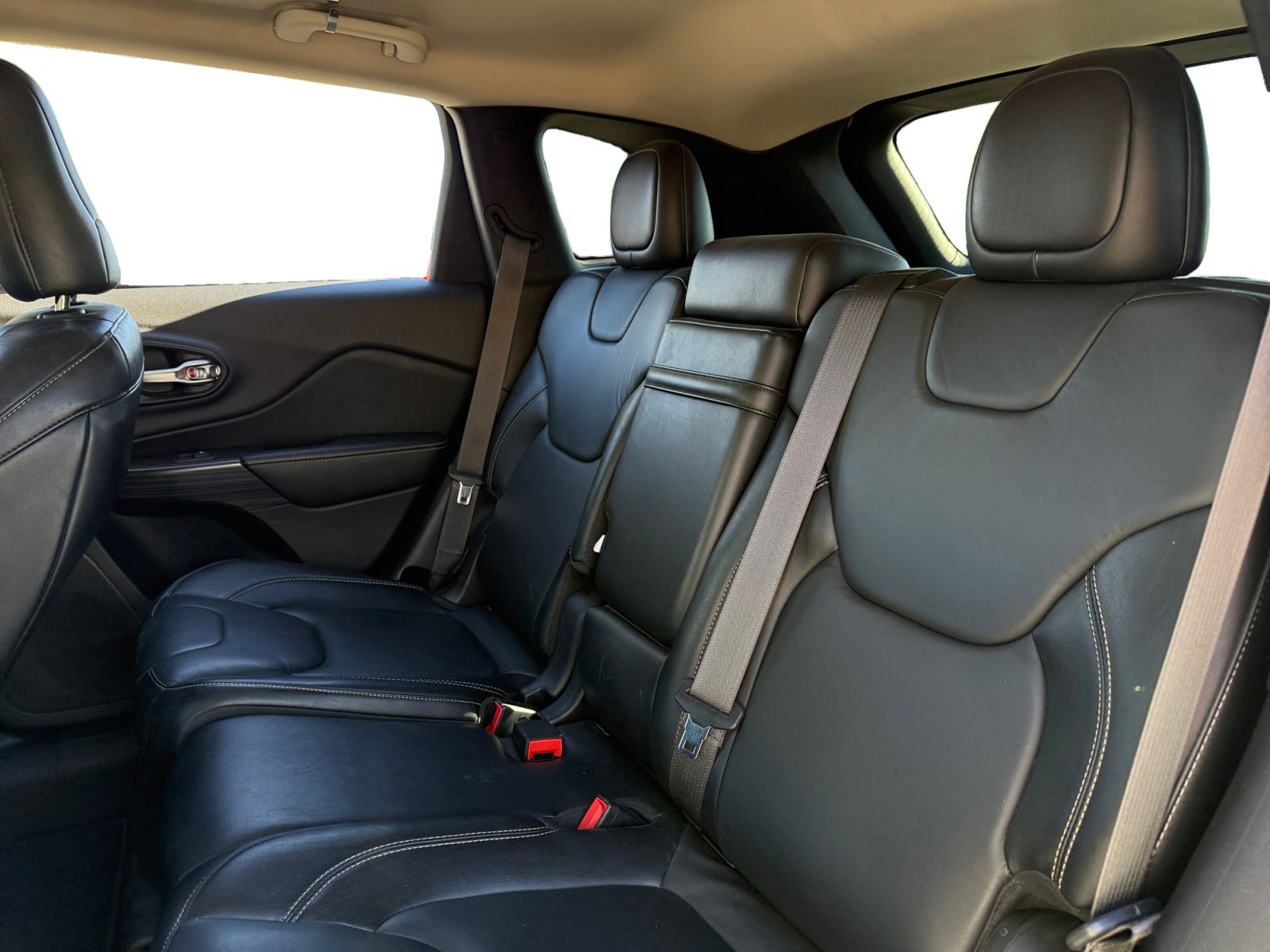 Used 2015 Jeep Cherokee Limited w/ Trailer Tow Group image 13