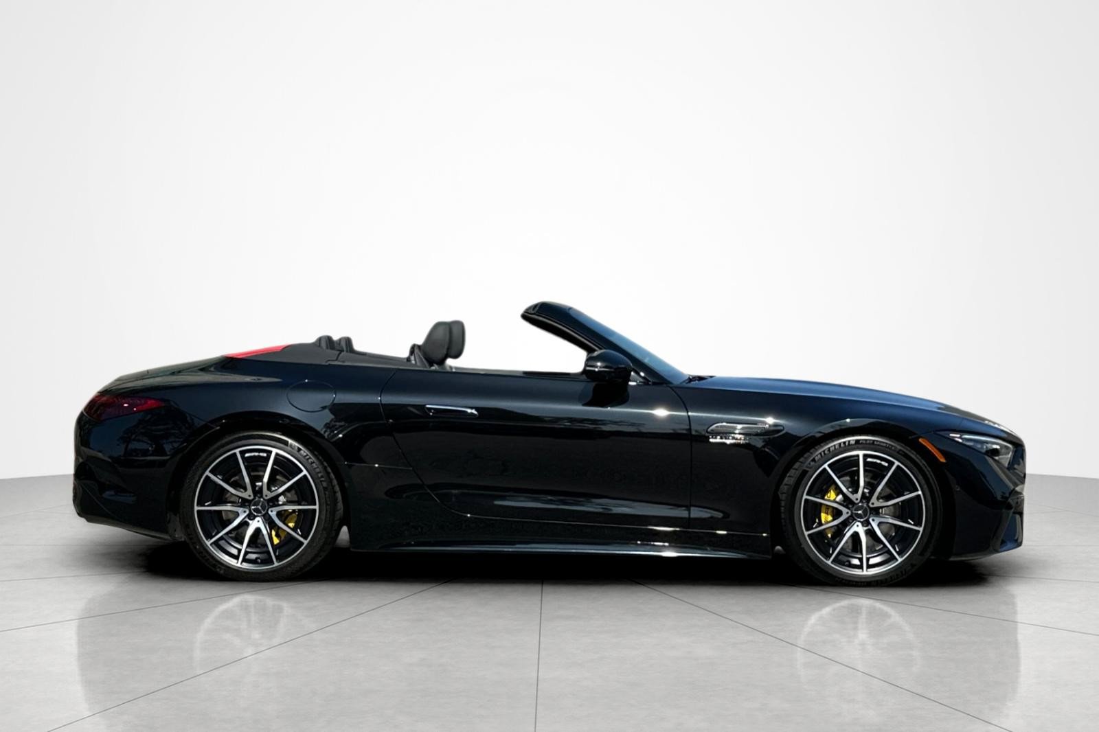 Used 2023 Mercedes-Benz SL 63 AMG 4MATIC image 6