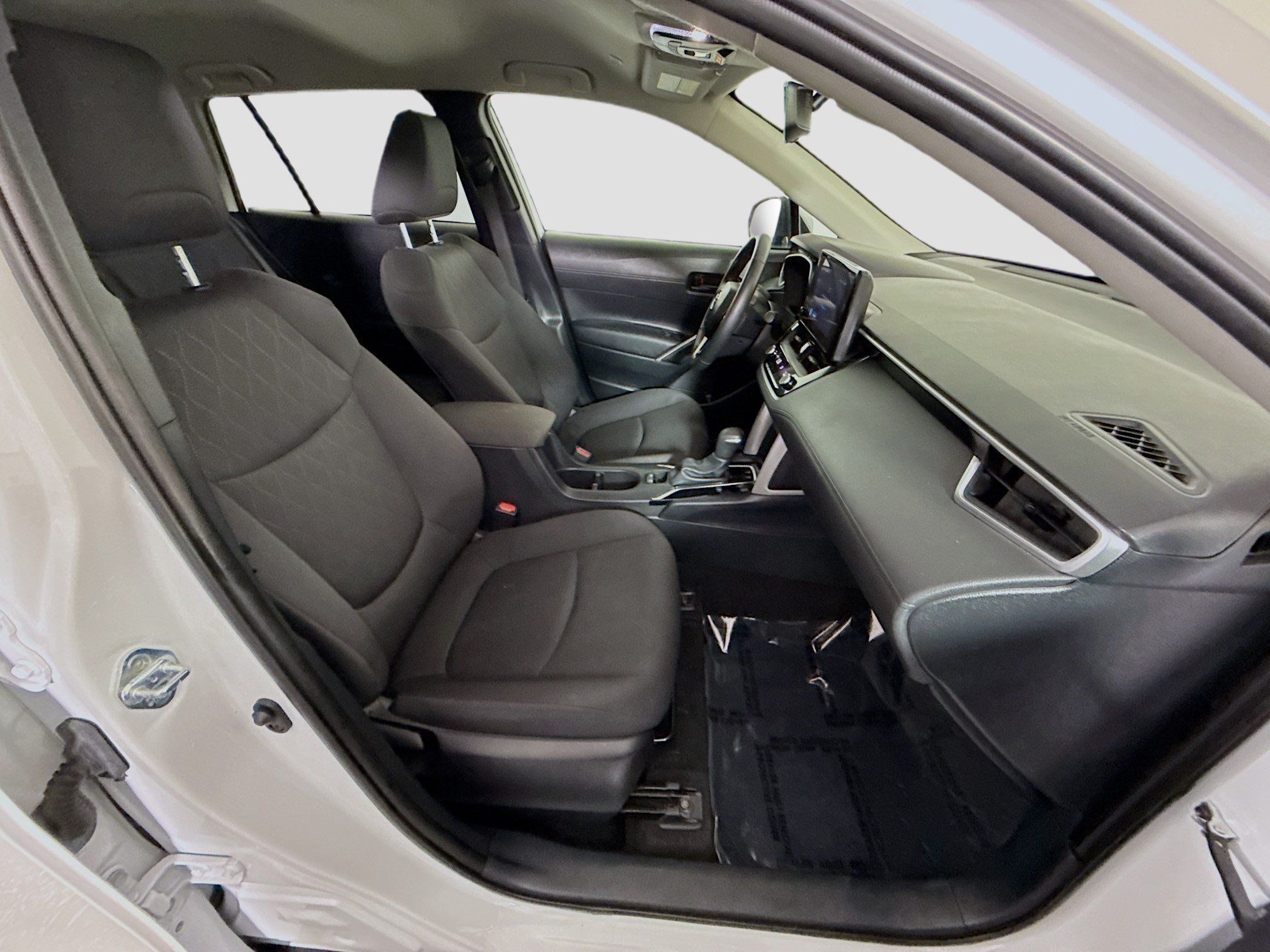 Used 2024 Toyota Corolla Cross LE FWD image 29