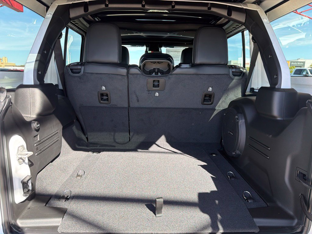 New 2027 Jeep Wrangler Unlimited Rubicon AWD/4WD image 20