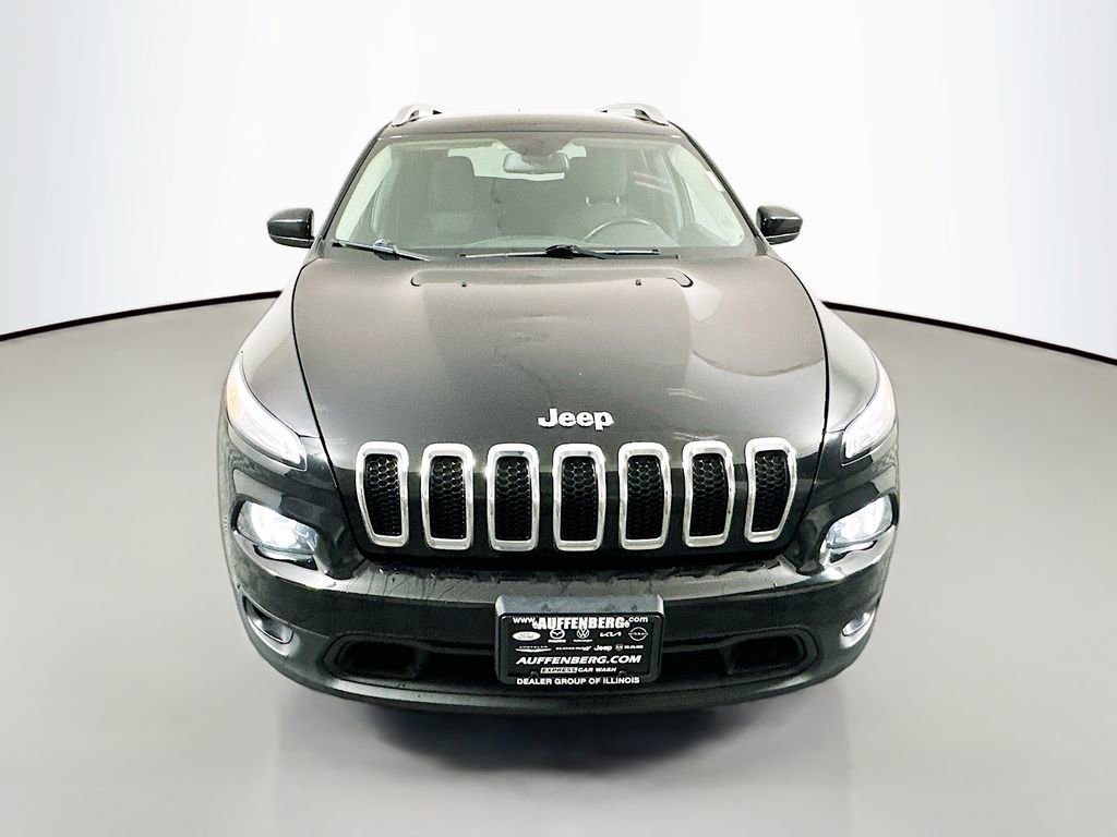 Used 2017 Jeep Cherokee Latitude w/ Cold Weather Group image 2