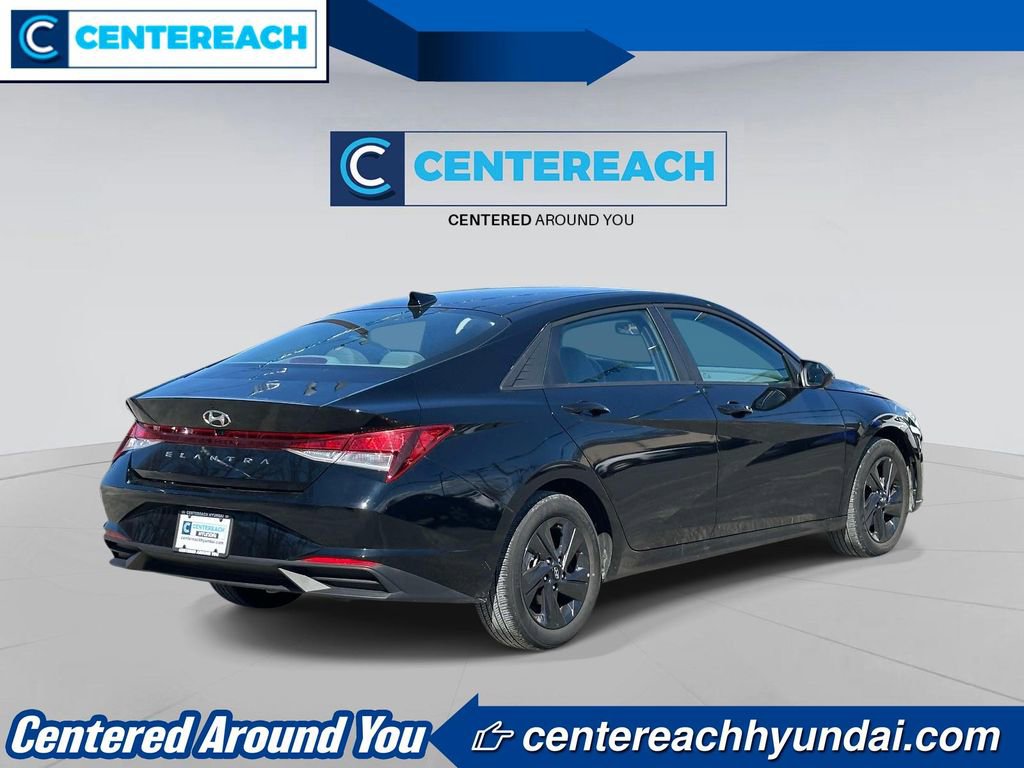 Used 2023 Hyundai Elantra SEL FWD image 4