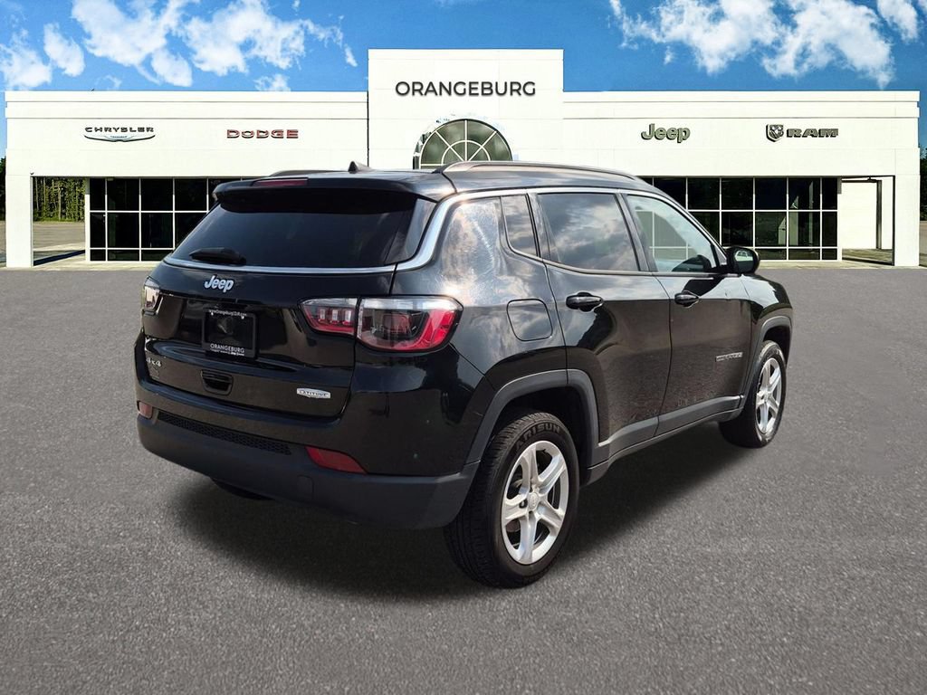 Used 2024 Jeep Compass Latitude AWD/4WD image 10