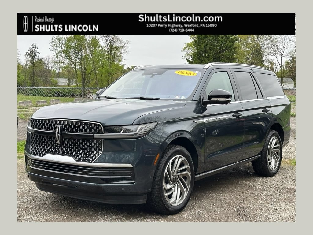New 2025 Lincoln Navigator Reserve AWD/4WD image 1