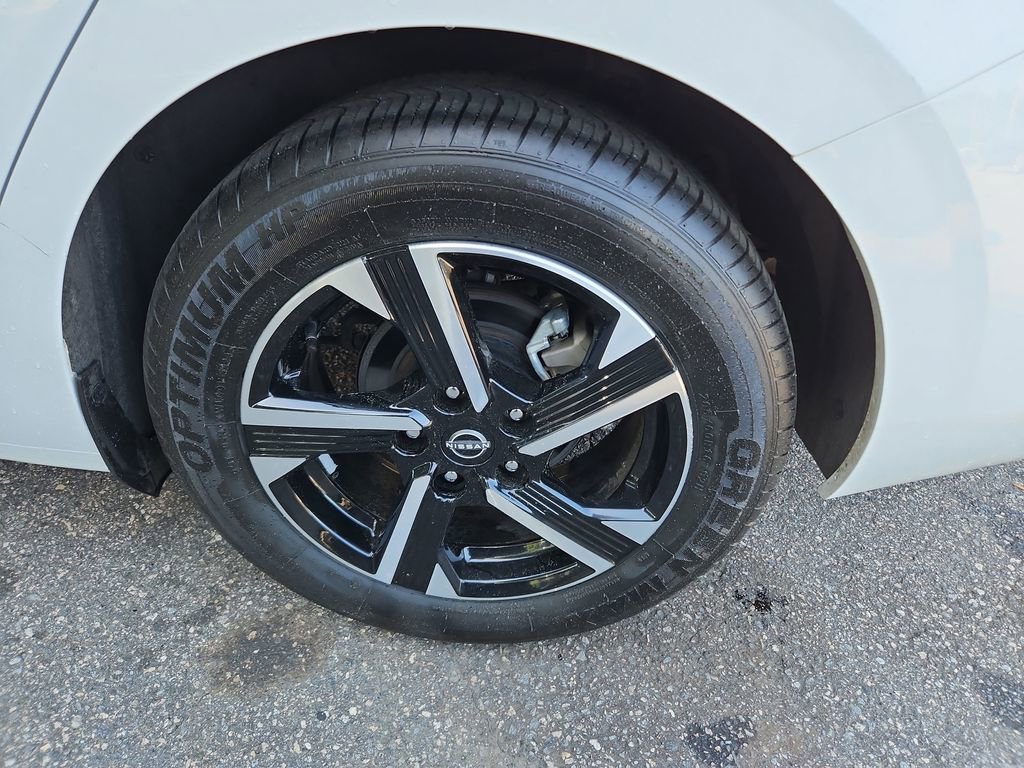 Used 2024 Nissan Sentra SV FWD image 30