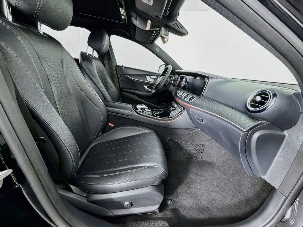 Used 2017 Mercedes-Benz E 300 image 29