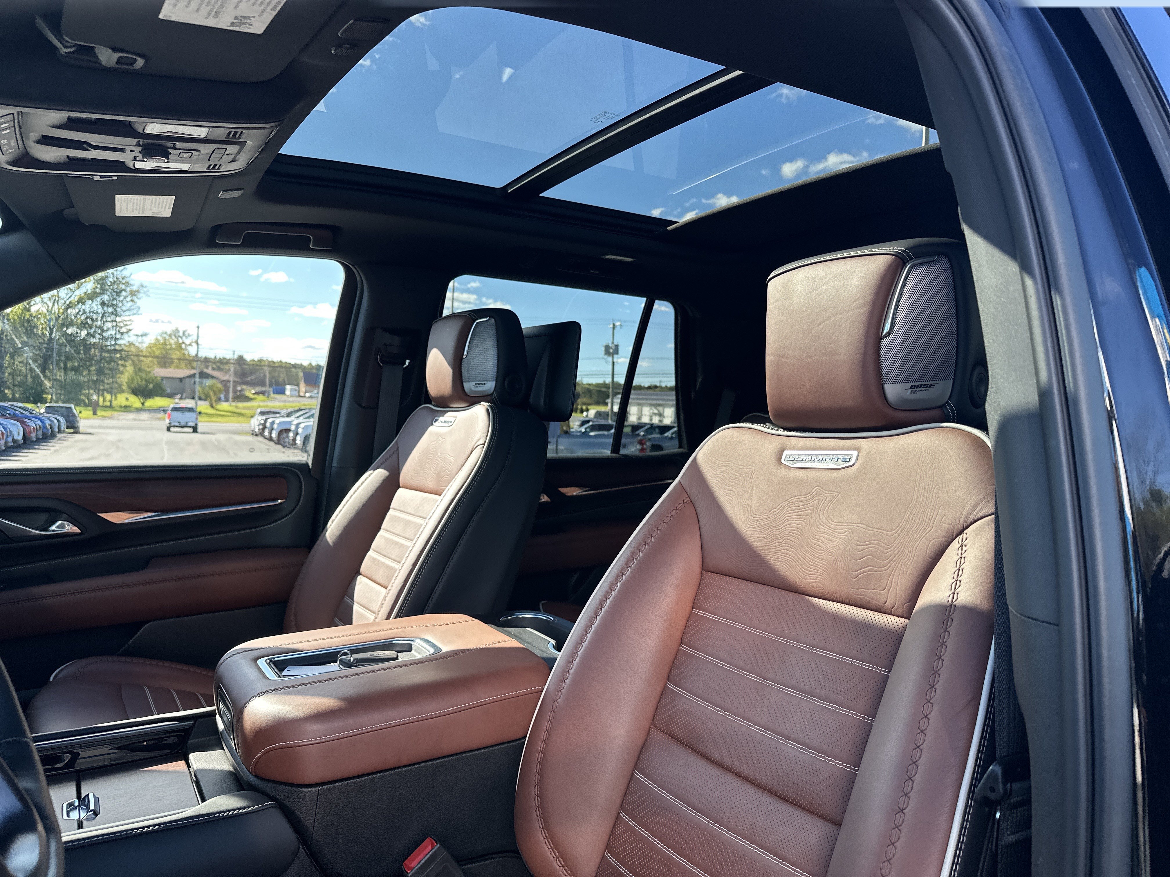 Certified 2023 GMC Yukon Denali Ultimate AWD/4WD image 11