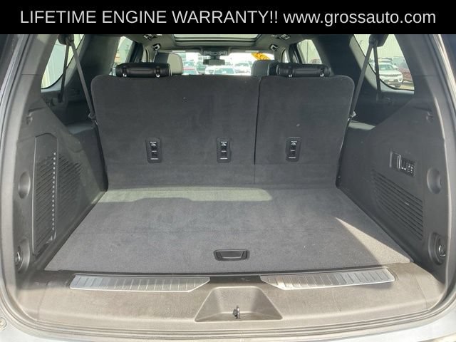 Used 2022 Chevrolet Suburban RST w/ Luxury Package AWD/4WD image 27