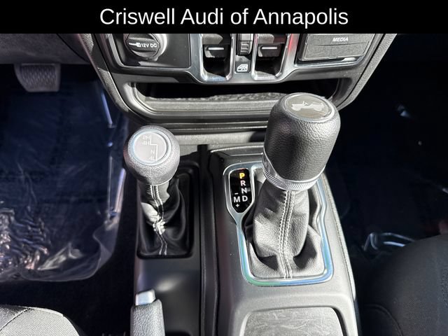 Used 2022 Jeep Wrangler Unlimited Sahara w/ Cold Weather Group AWD/4WD image 24
