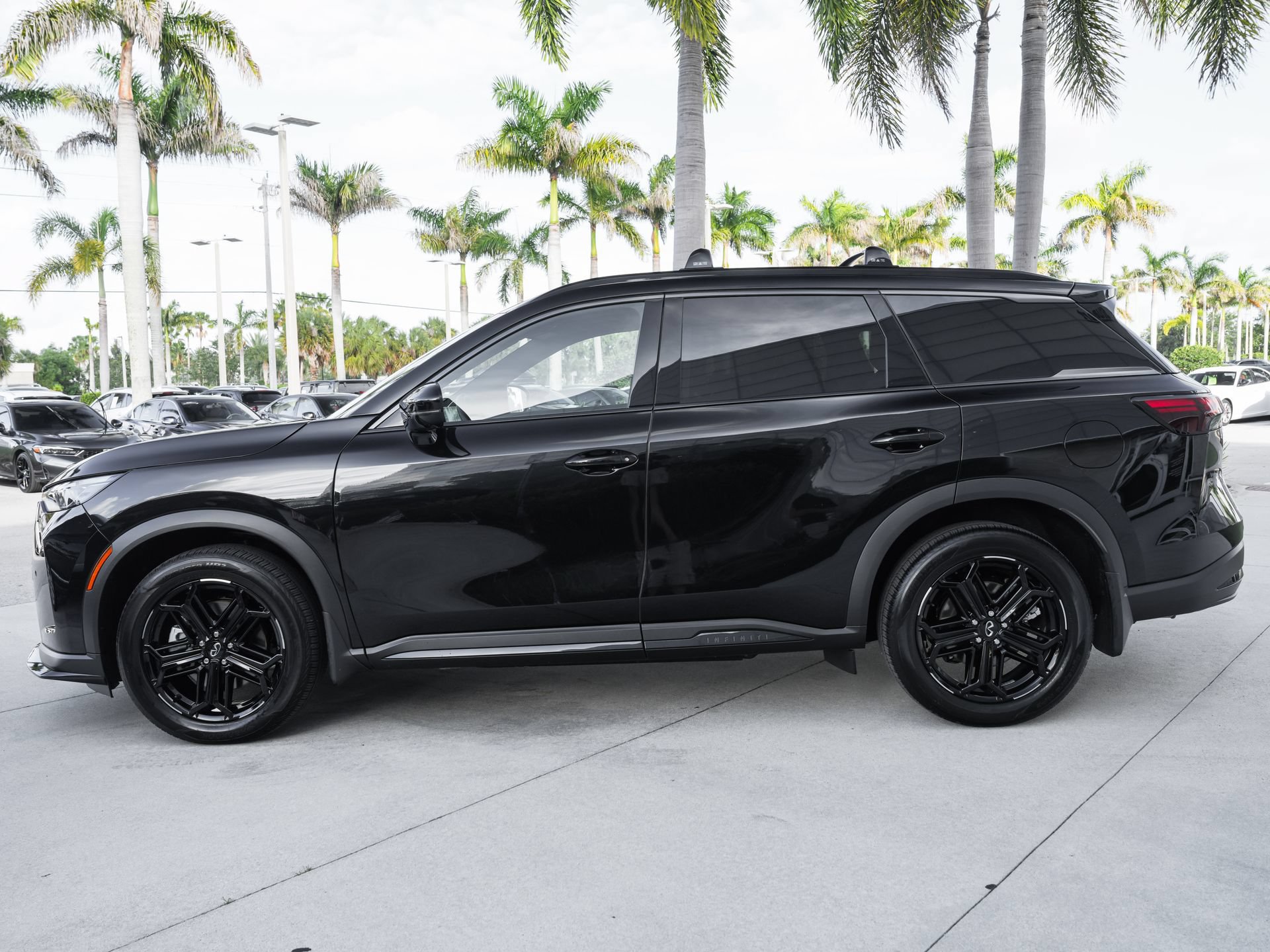 Certified 2026 INFINITI QX60 Sport w/ Dark Cargo Package AWD/4WD image 21
