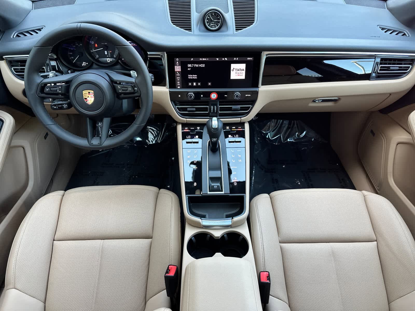New 2026 Porsche Macan AWD/4WD image 6