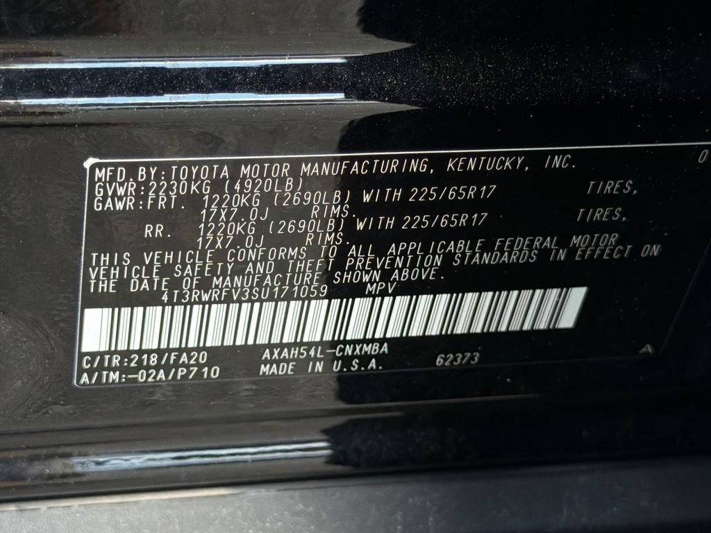 Used 2025 Toyota RAV4 XLE AWD/4WD image 32