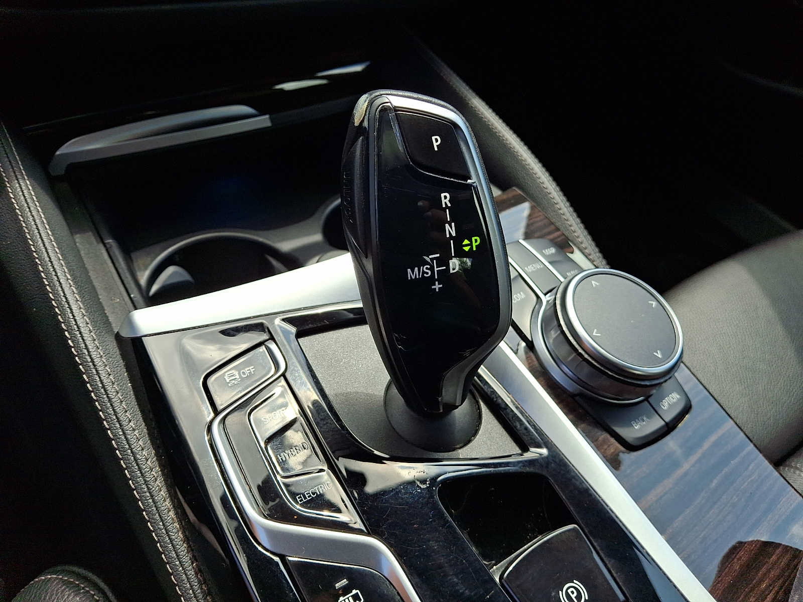 Used 2023 BMW 530e xDrive w/ Premium Package AWD/4WD image 16