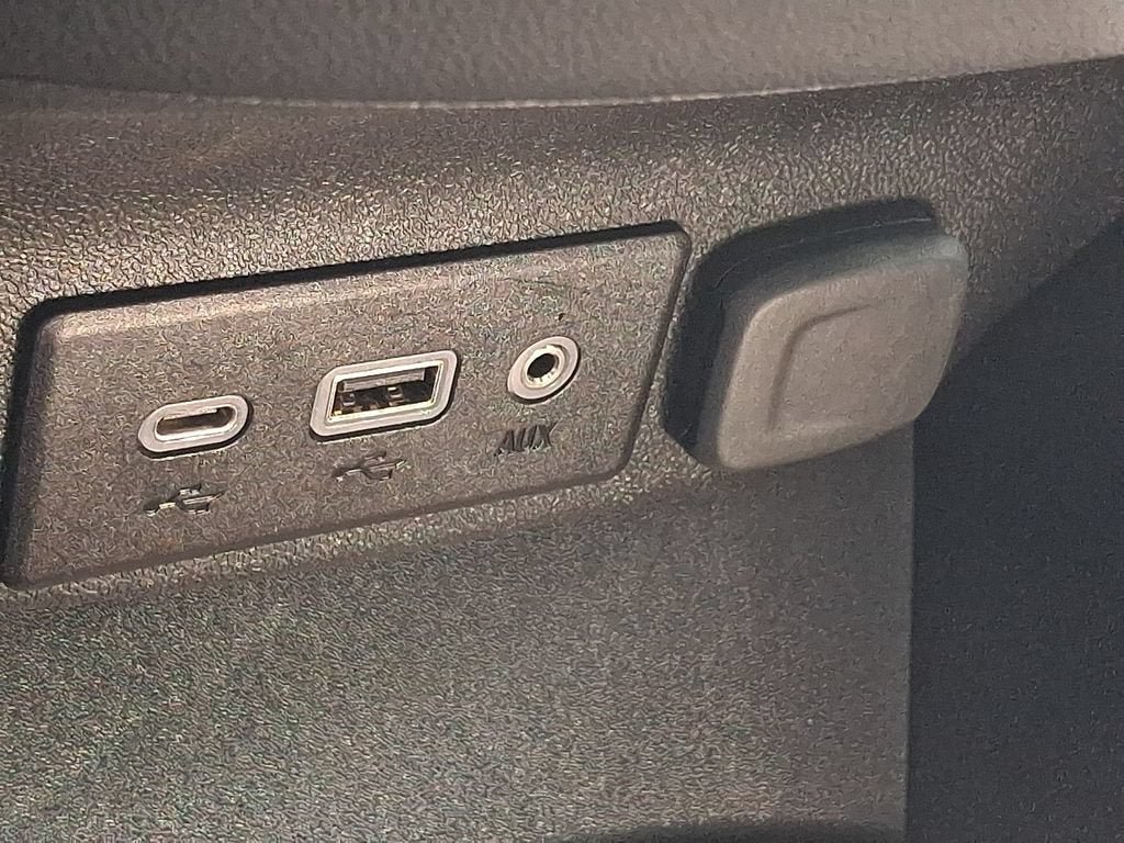 Certified 2025 Chevrolet Malibu RS FWD image 25