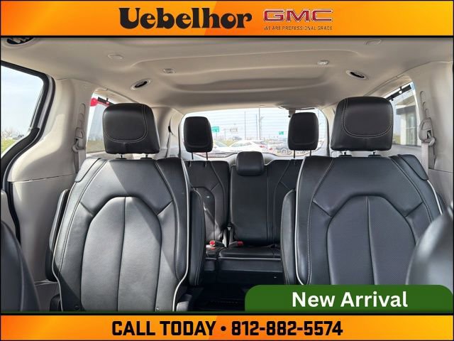 Used 2024 Chrysler Pacifica Limited image 23
