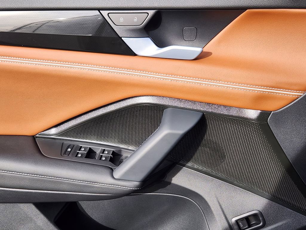 New 2026 Volkswagen Tiguan SEL R-Line image 12