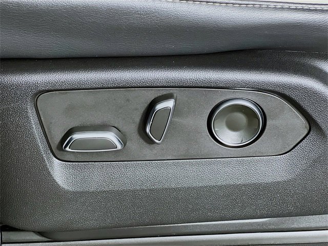 Used 2023 Cadillac Escalade ESV Premium Luxury w/ Performance Package image 11