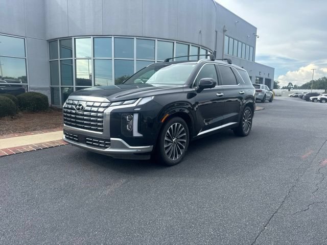 Used 2024 Hyundai Palisade Calligraphy FWD image 2