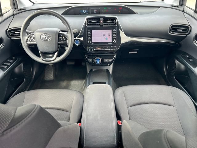 Used 2021 Toyota Prius L Eco w/ Carpet Mat Package (TMS) FWD image 9