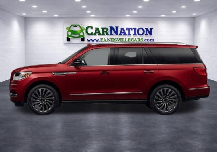 Used 2018 Lincoln Navigator Reserve w/ Technology Package AWD/4WD image 3