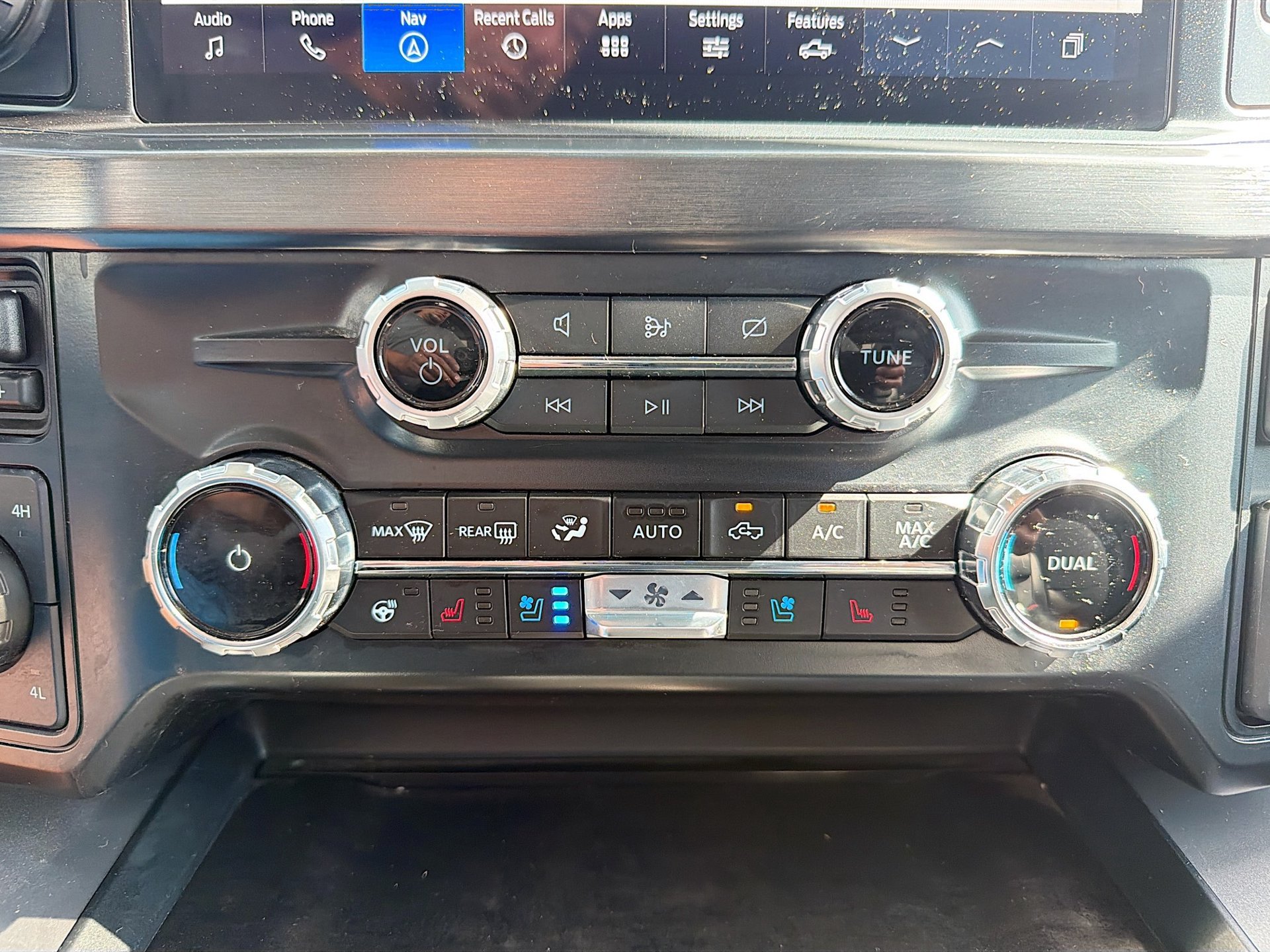 Certified 2024 Ford F250 Lariat w/ Lariat Ultimate Package AWD/4WD image 19