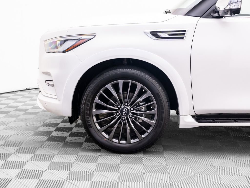Used 2023 INFINITI QX80 Sensory w/ All-Season Package AWD/4WD image 40