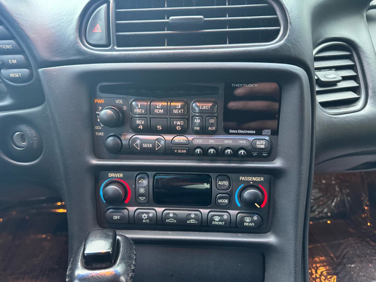 Used 2000 Chevrolet Corvette Coupe w/ Memory Pkg image 14