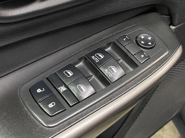 Used 2019 Jeep Cherokee Latitude Plus w/ Comfort/Convenience Group image 30
