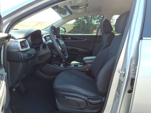Used 2019 Kia Sorento L FWD image 13