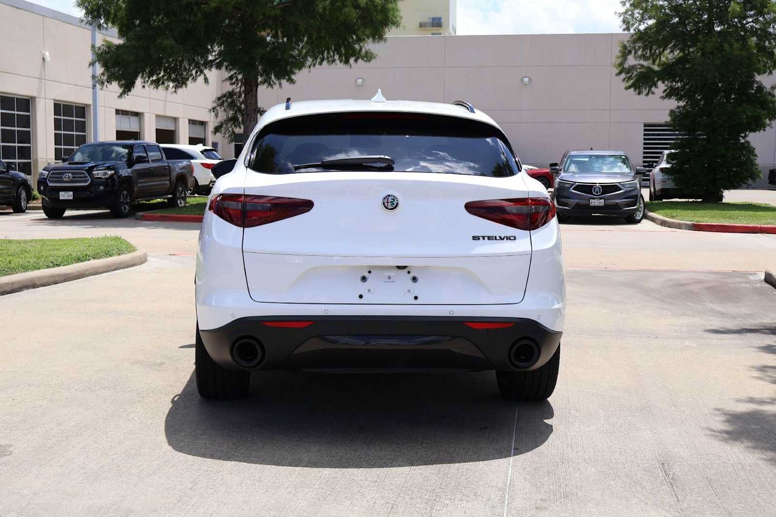 Used 2020 Alfa Romeo Stelvio w/ Nero Edizione RWD image 5