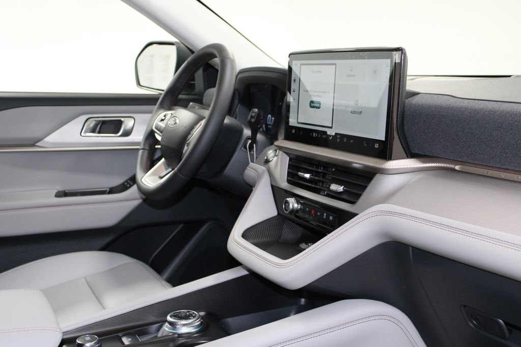 New 2026 Ford Explorer Active image 30