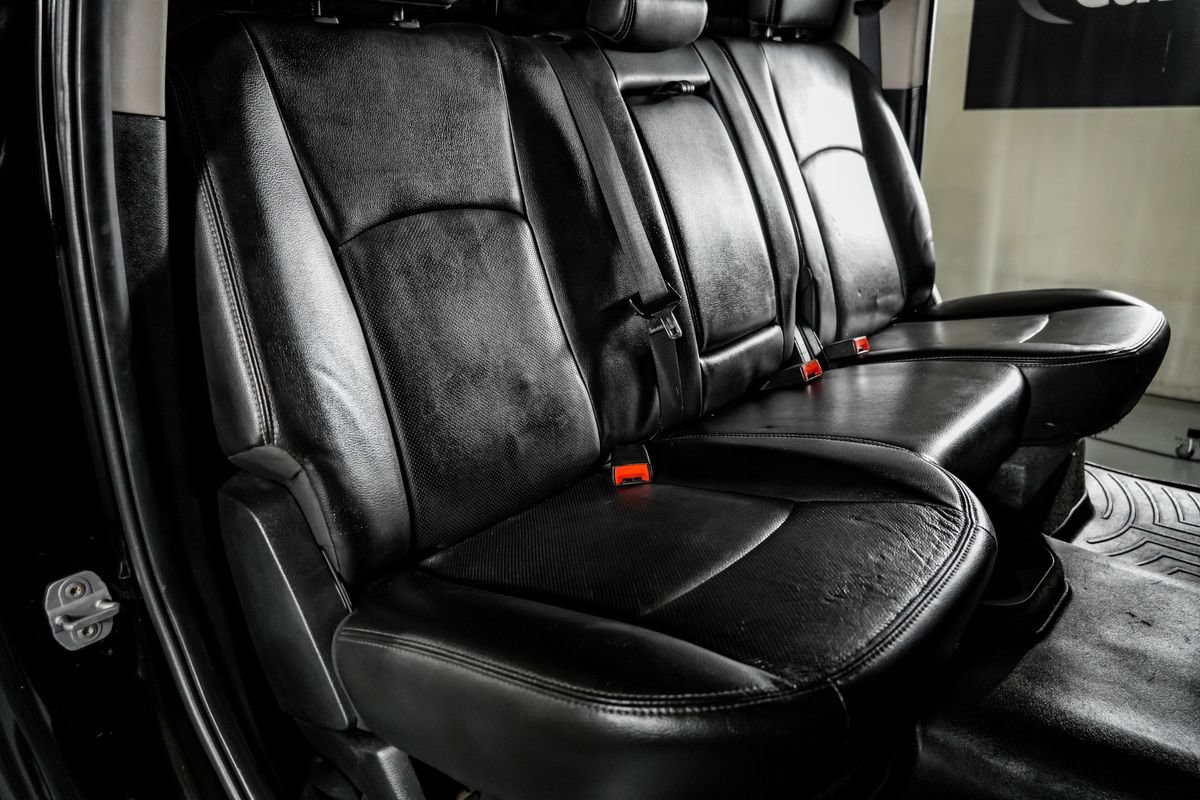 Used 2014 RAM 3500 Laramie w/ Convenience Group AWD/4WD image 29