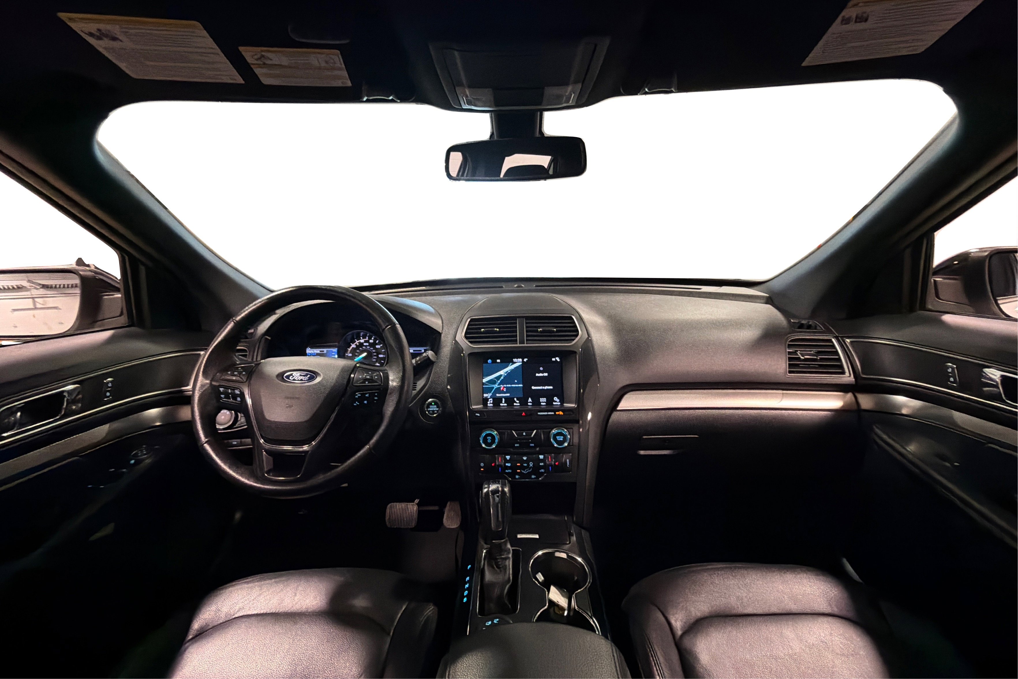 Used 2018 Ford Explorer XLT w/ Equipment Group 202A AWD/4WD image 40