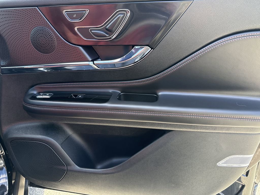 Used 2025 Lincoln Corsair Reserve image 14