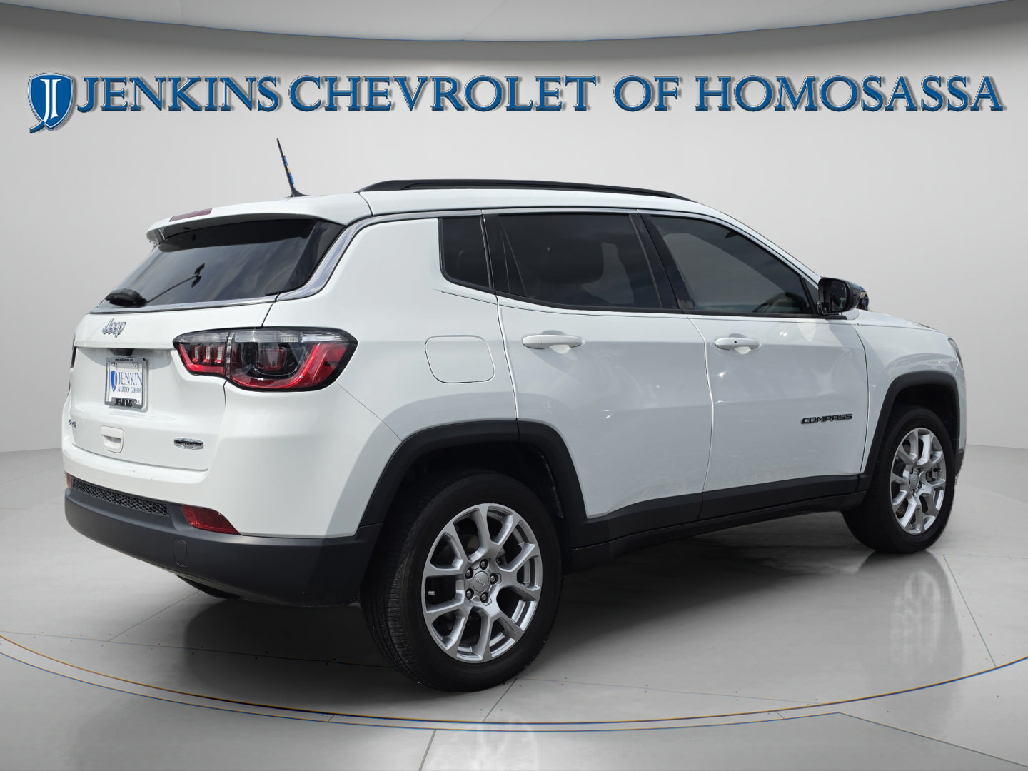 Used 2023 Jeep Compass Latitude AWD/4WD image 4