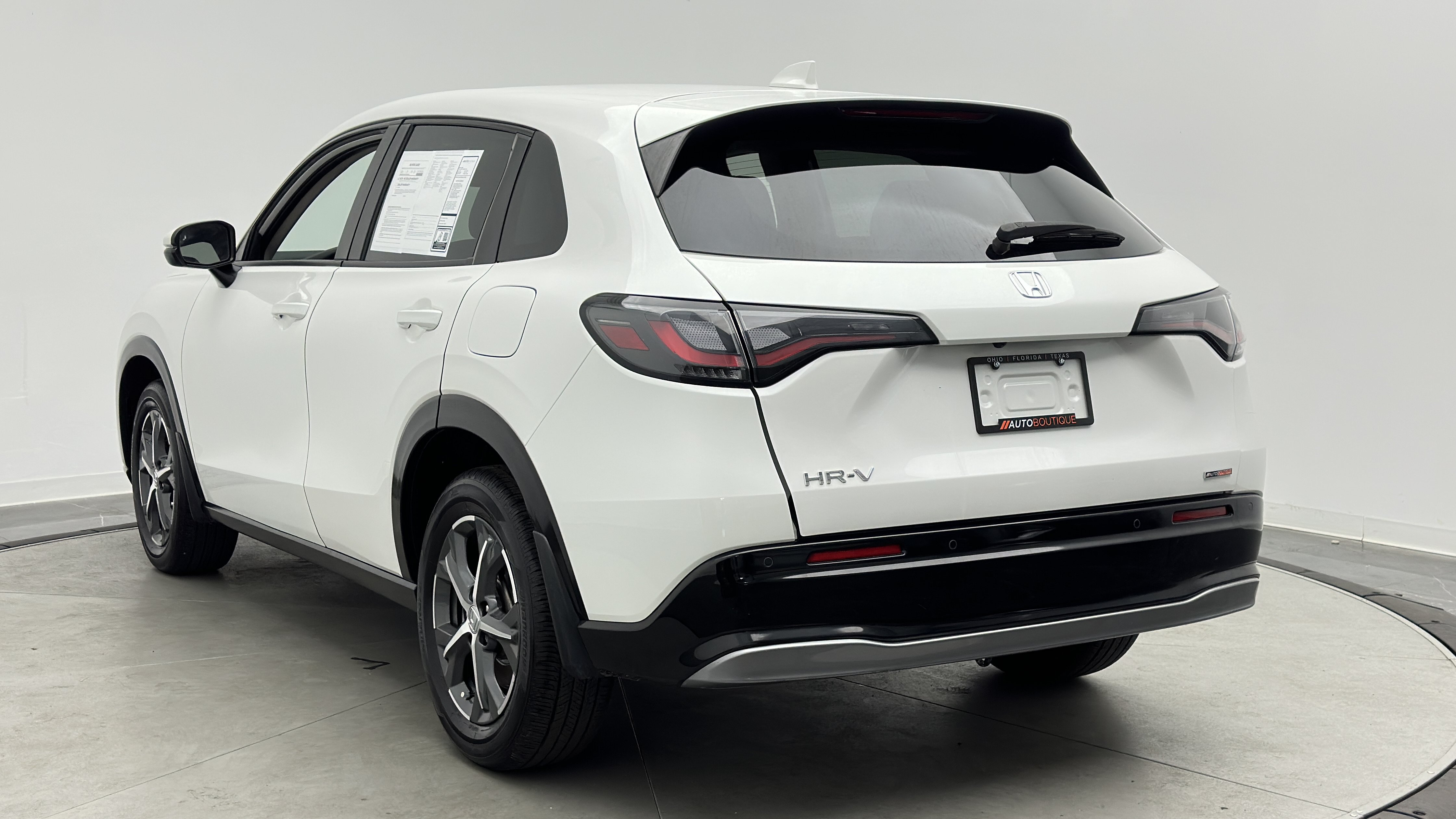 Used 2025 Honda HR-V EX-L image 6