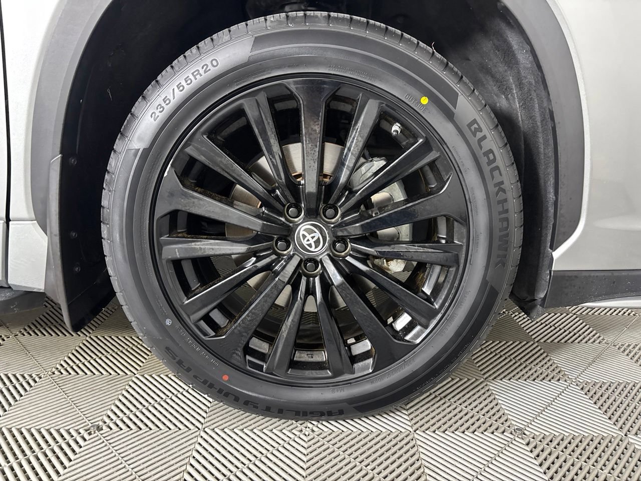 Used 2023 Toyota Highlander XSE FWD image 36