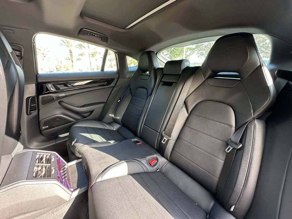 Used 2025 Porsche Panamera 4 image 29