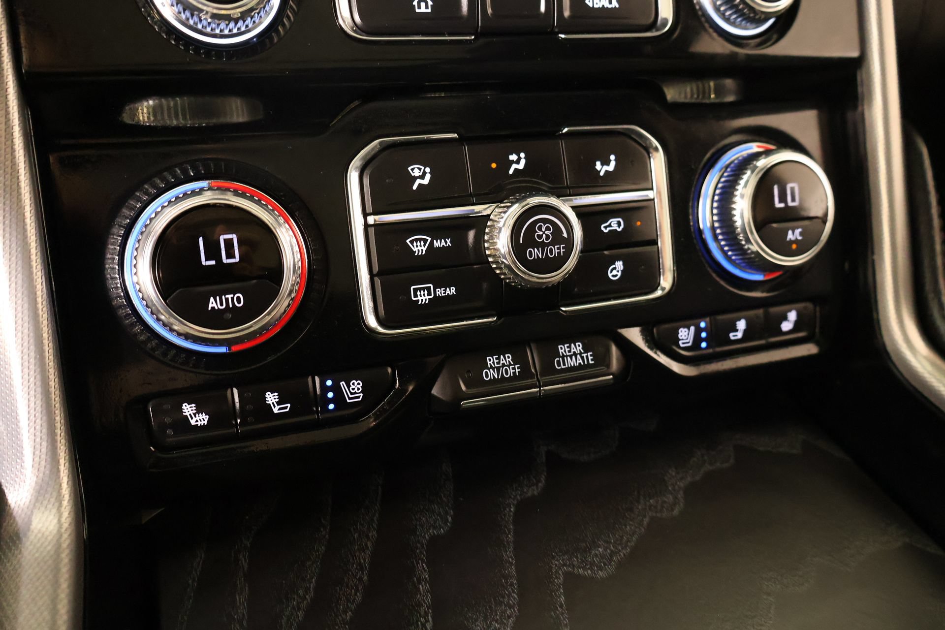 Used 2024 GMC Yukon Denali w/ Denali Reserve Package AWD/4WD image 8