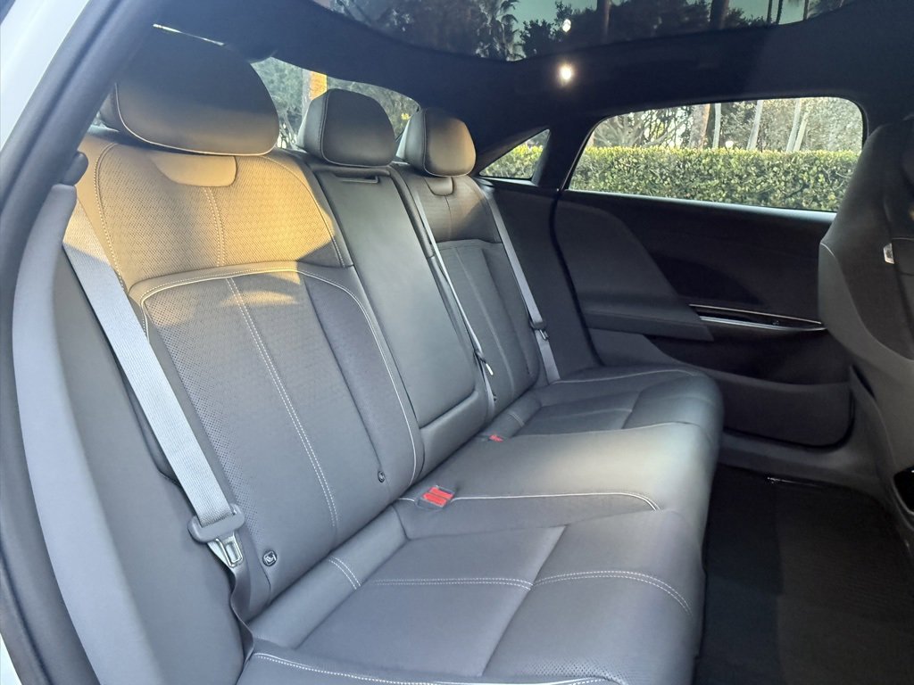 Used 2022 Lucid Air Grand Touring image 38