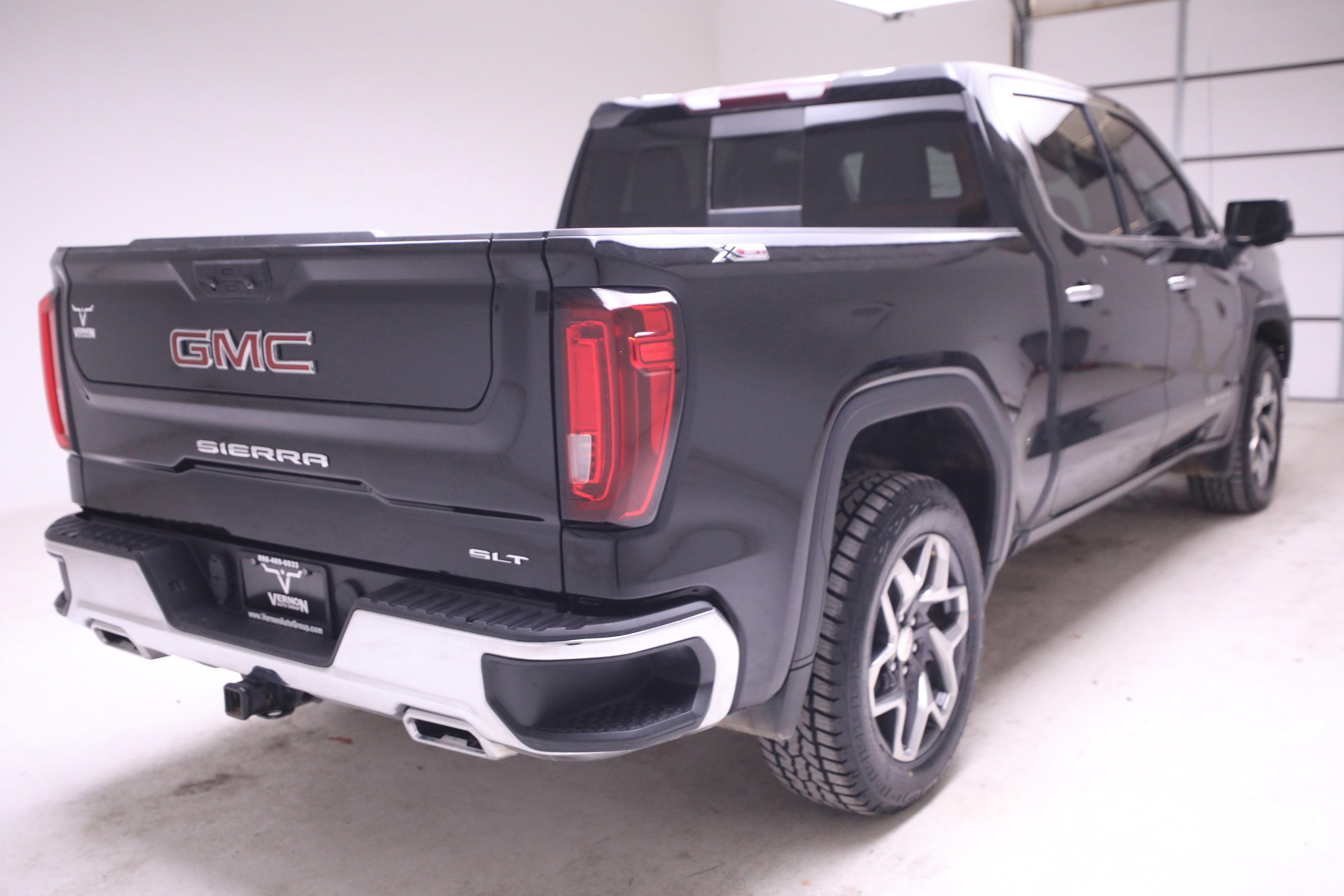 Used 2023 GMC Sierra 1500 SLT w/ SLT Premium Package image 5